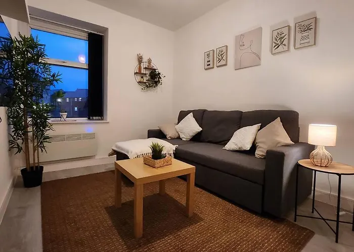 Supervalue Suite 6 - Fast Wifi, Hotel Linen, Keyless Entry, City Only 10 Mins - By Property Promise