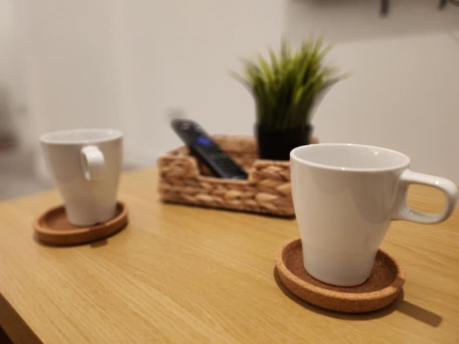 Supervalue 6 - Fast Wifi, Linen, Keyless Entry, Only 10 Mins - By Promise Apartment *