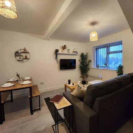 Supervalue Suite 7 - Fast Wifi, Hotel Linen, Keyless Entry, City Only 10 Mins - By Property Promise Cardiff Exterior photo