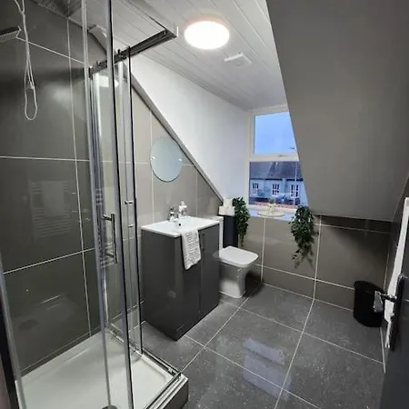 Supervalue Suite 7 - Fast Wifi, Hotel Linen, Keyless Entry, City Only 10 Mins - By Property Promise Cardiff Exterior photo