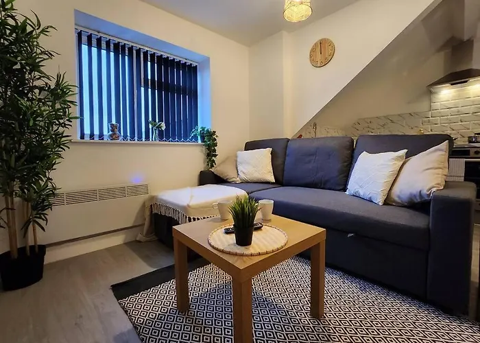 Supervalue Suite 7 - Fast Wifi, Hotel Linen, Keyless Entry, City Only 10 Mins - By Property Promise