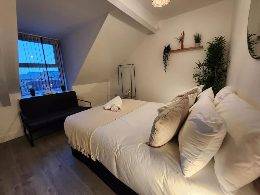 Supervalue 7 - Fast Wifi, Linen, Keyless Entry, Only 10 Mins - By Promise Cardiff