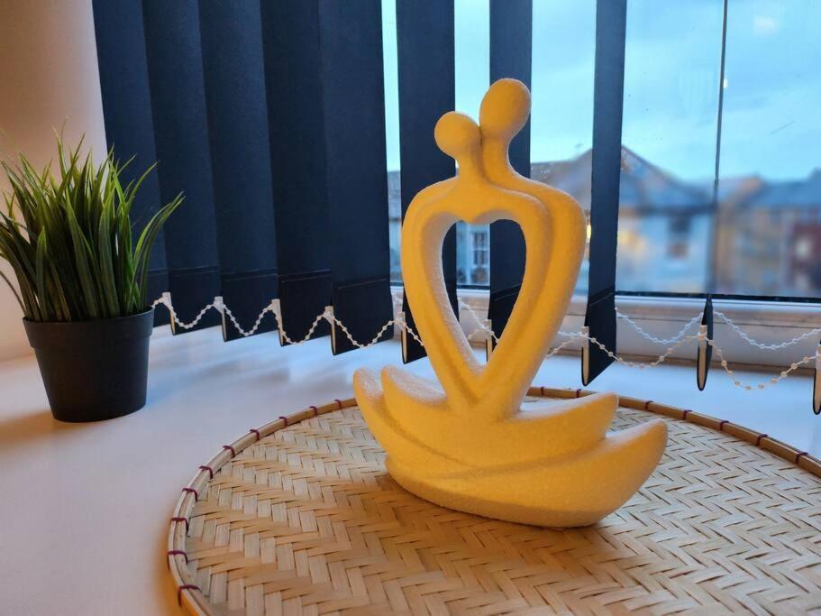 Supervalue 7 - Fast Wifi, Linen, Keyless Entry, Only 10 Mins - By Promise Appartement *