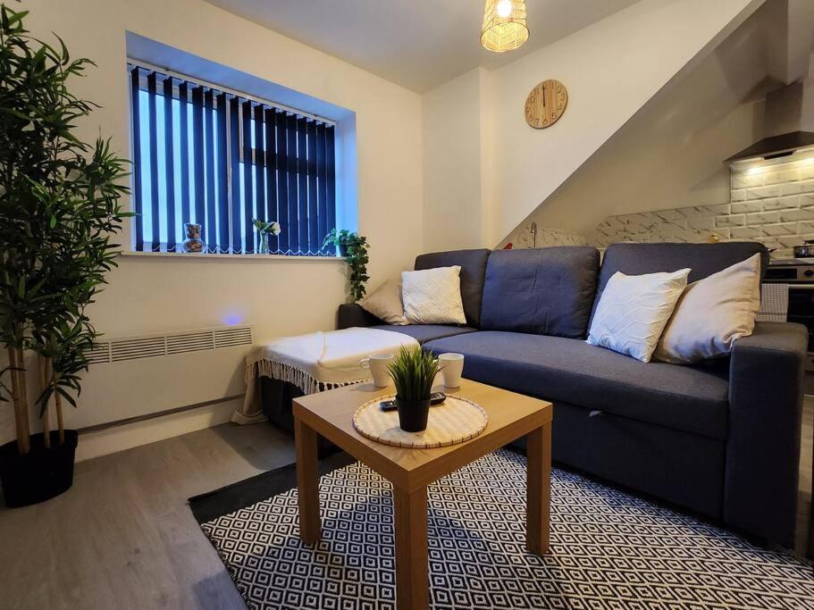 Supervalue 7 - Fast Wifi, Linen, Keyless Entry, Only 10 Mins - By Promise * Cardiff